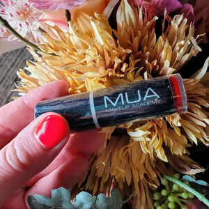 NWT MUA MakeUp Academy High Shine Lipstick 229 Poppy 3.1g